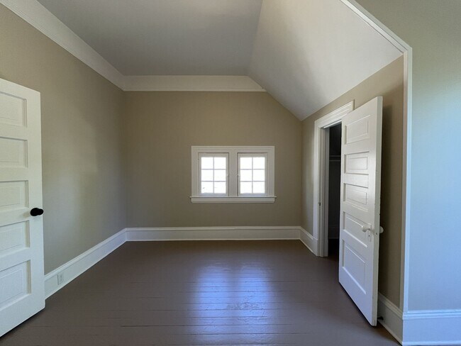 Building Photo - CPO2416