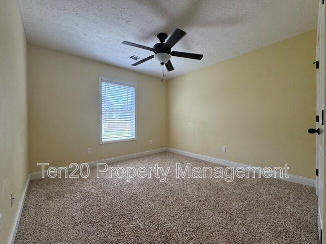 Building Photo - 7471 Coppice Dr