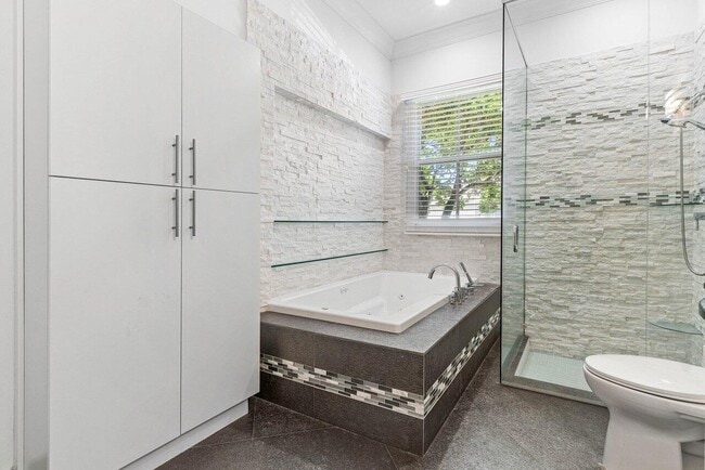 Building Photo - 4023 NW 58th St