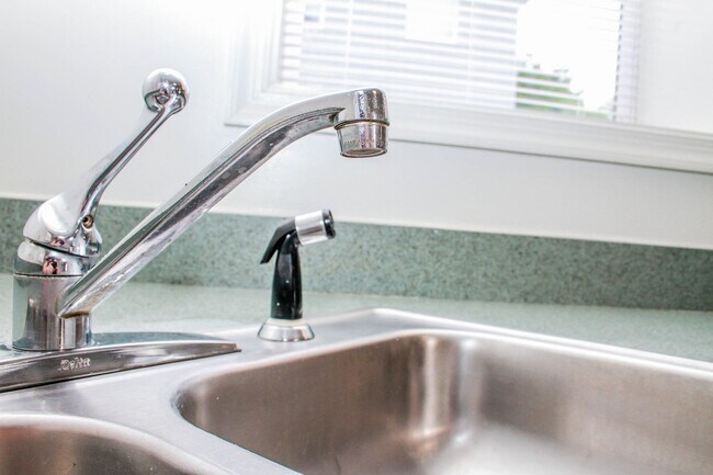 Building Photo - 2515 Plateau Rd