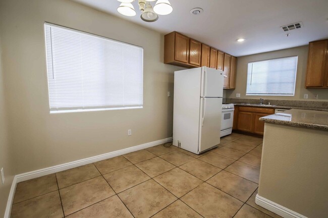 Building Photo - Charming 3 Bedroom patio home located in a...