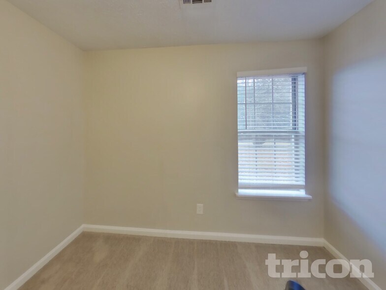 Building Photo - 1185 Mercury Dr SE