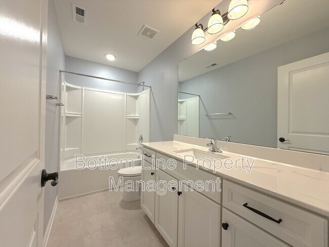 Building Photo - 13450 Savannah Point Dr