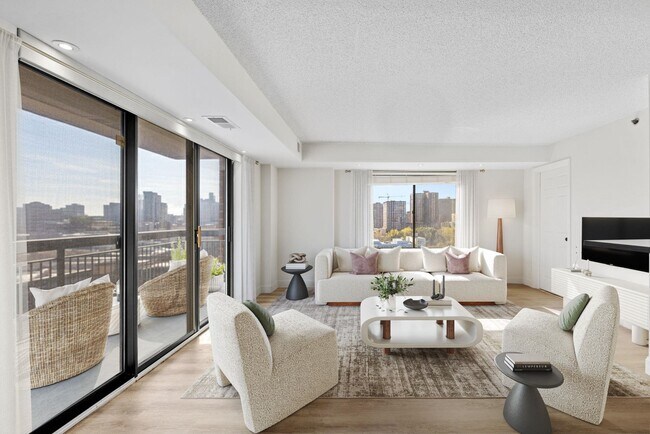 Primary Photo - 700 1ST St