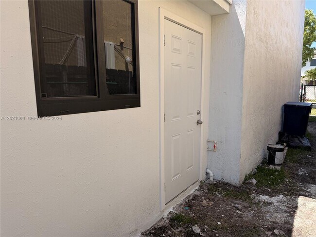 Building Photo - 16536 SW 54th St