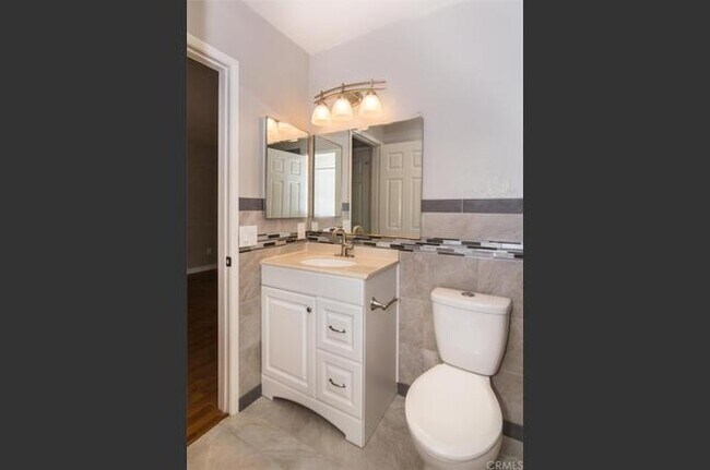 Building Photo - 28138 Bavaria Dr