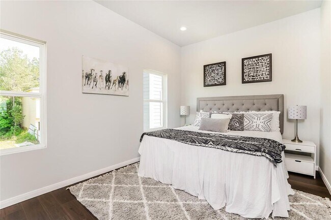 Building Photo - 4939 Dalhart Dr