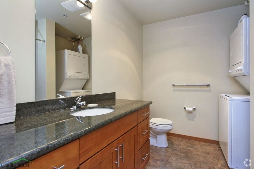 Bathroom - Altamira Apartments