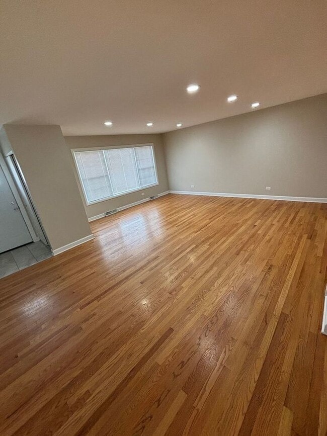 Building Photo - 3025 Lynn Ct