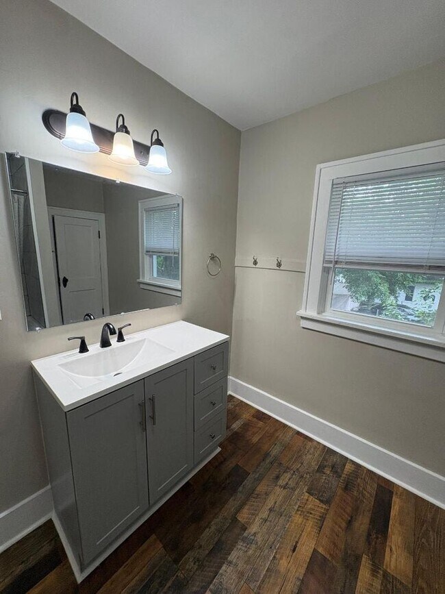 Building Photo - *Pending* Updated 3-Bedroom, 1.5-Bathroom Home – $1,375/Month | Accepting Section 8