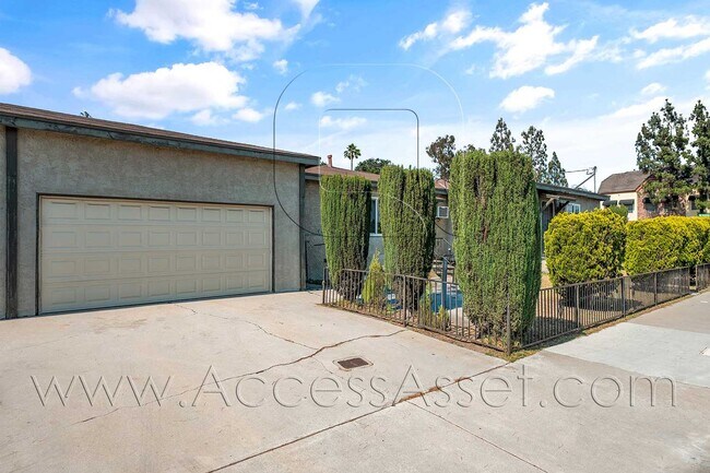 Building Photo - 16702 Orange Way