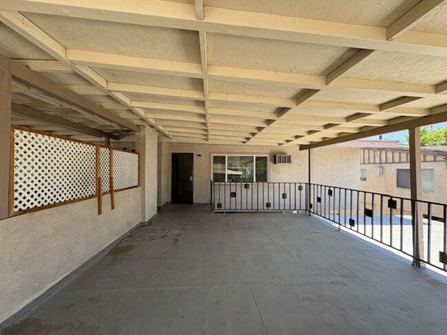 Building Photo - La Mar 4-Plex (25280) (DD)