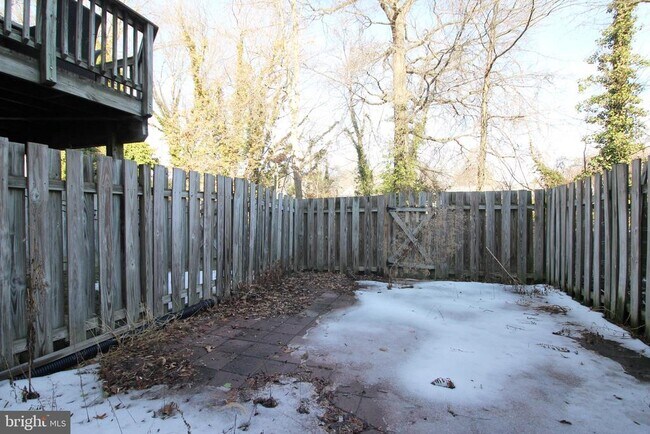 Building Photo - 7831 Gum Springs Village Dr