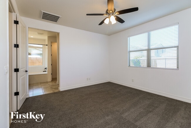 Building Photo - 200 E Toscana Dr