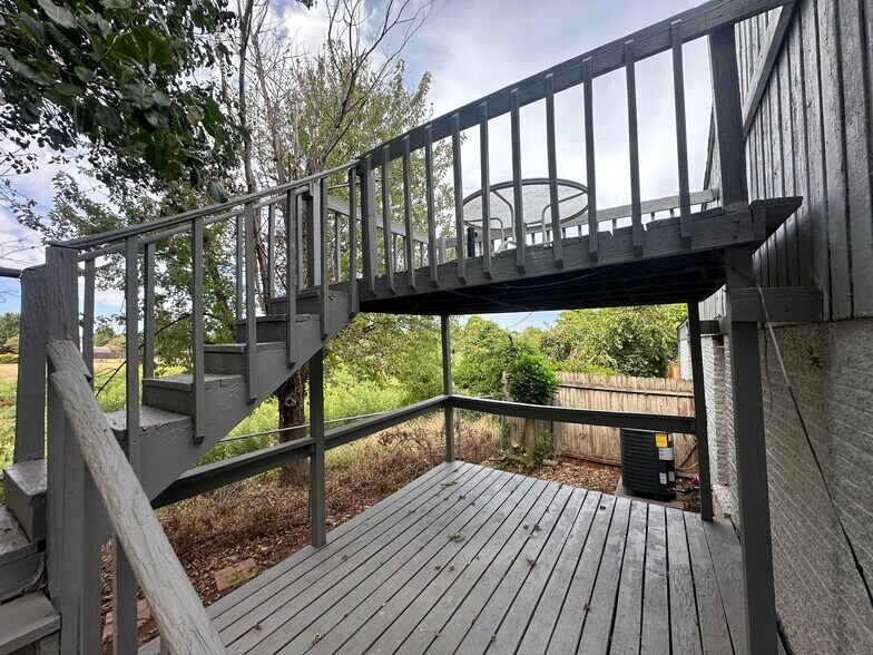 Two-story deck plus stairs - 6107 Gaelic Glen Dr