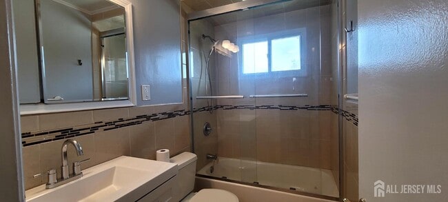 Building Photo - 12 Van Buren Ave