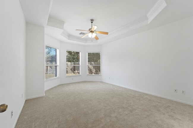 Building Photo - 26422 Creston Woods Dr
