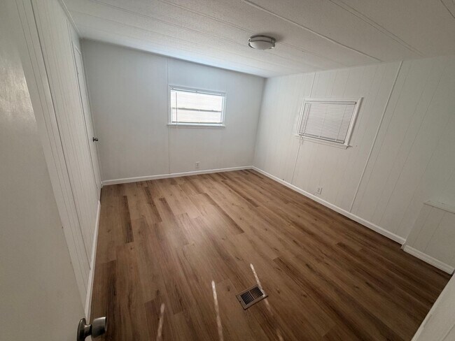 Building Photo - 7412 Western Cir Dr