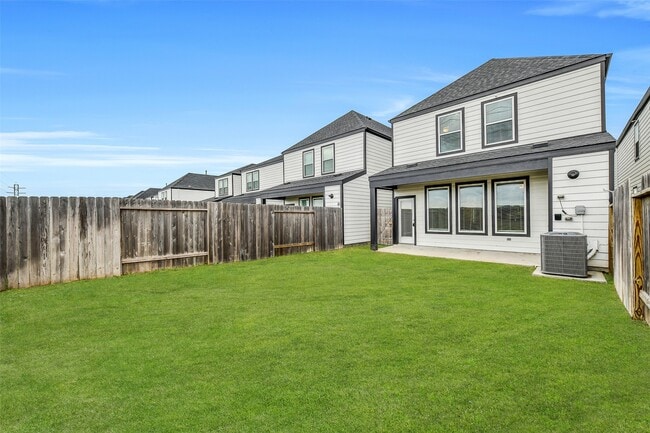 Building Photo - 3028 Crown Gate Dr