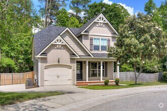 Building Photo - 3 Bedroom 2.5 Bath - Over Half Acre Lot!