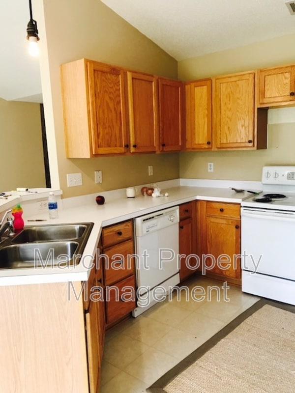 Building Photo - 776 Waterbrook Ln