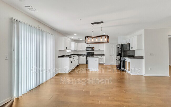 Building Photo - 40 Burnt Oak Rd