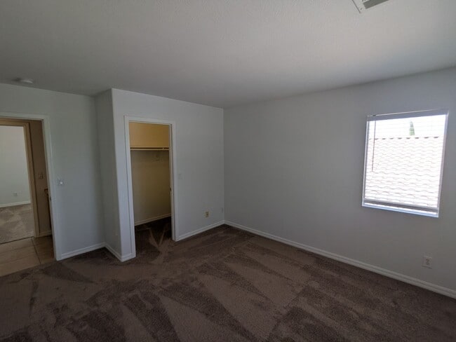 Building Photo - 1016 Royal Plum Ln
