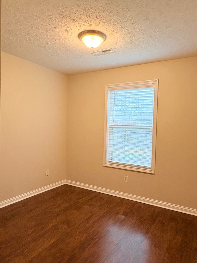 Building Photo - 338 Catalpa Cir