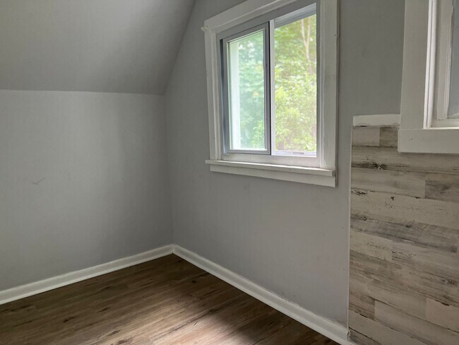 Building Photo - 175 Avenue E