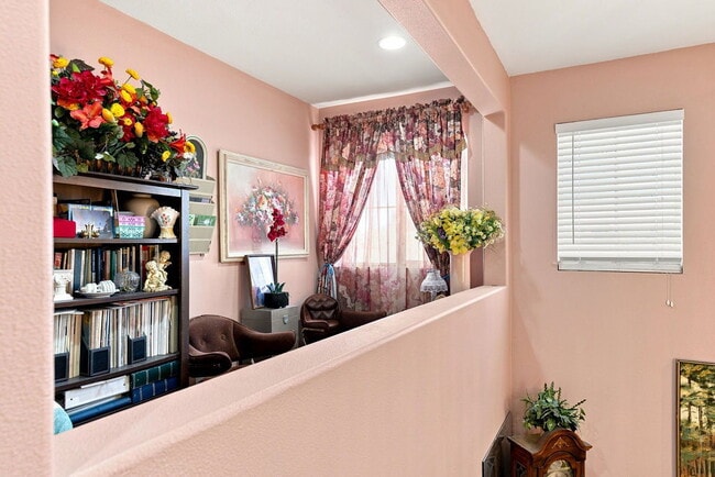 Building Photo - Spacious 4-Bedroom Home in Lancaster