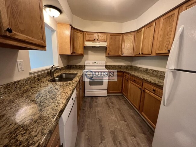 Building Photo - 179 E Village Rd