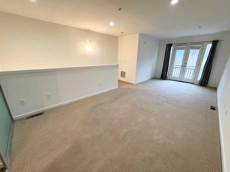 Building Photo - 1200 Bellevue Way NE