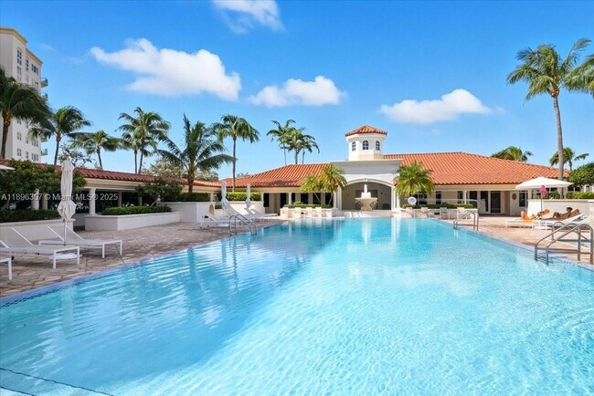 Building Photo - 20000 E Country Club Dr