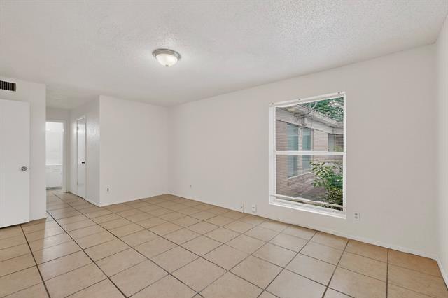 Building Photo - 6808 Trail Lake Dr