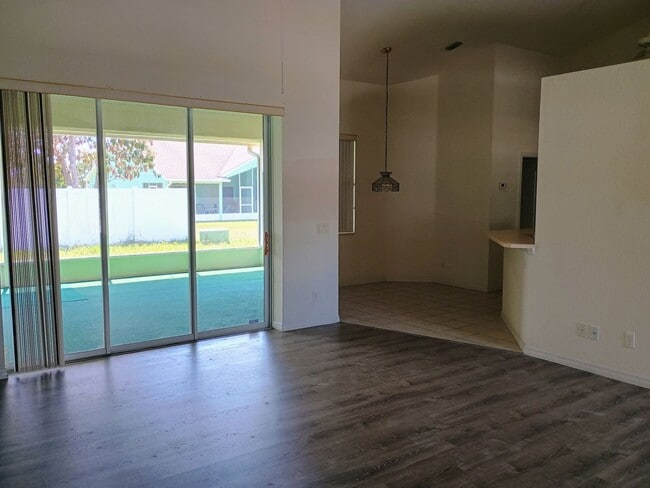 Building Photo - 3 bedroom 2 bathroom beautiful home