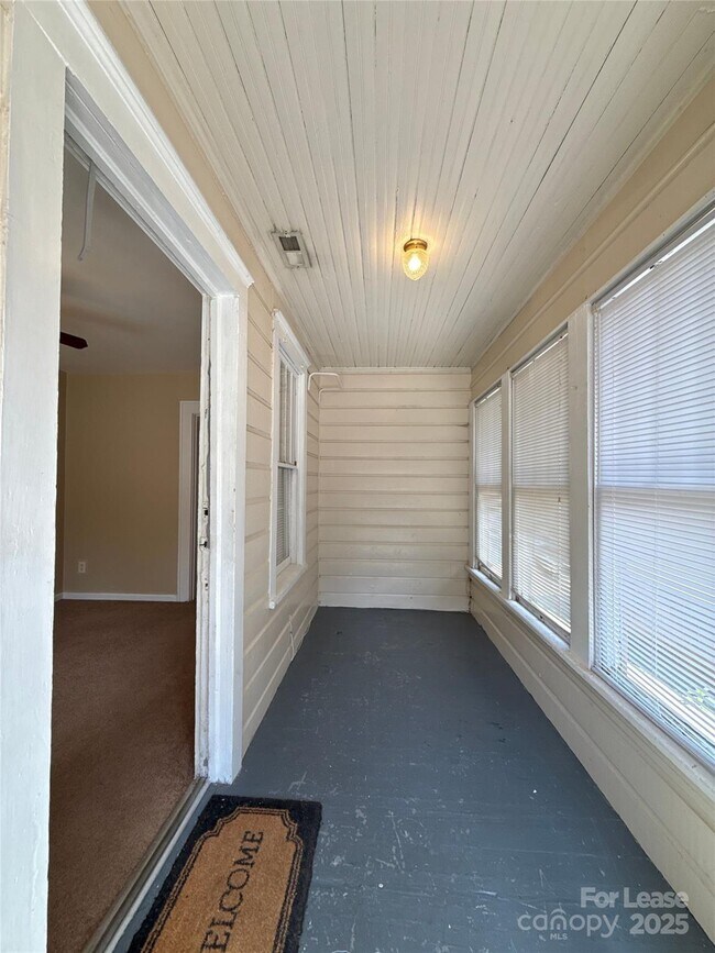 Building Photo - 1433 Pecan Ave