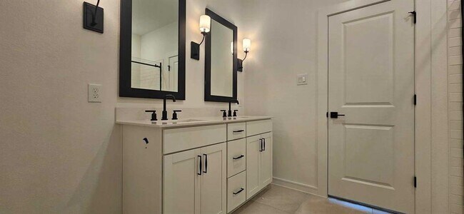 Building Photo - 8426 Tranquil Bay Ct