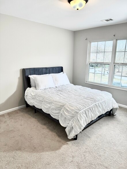 Building Photo - 410 Broadmoore Sq