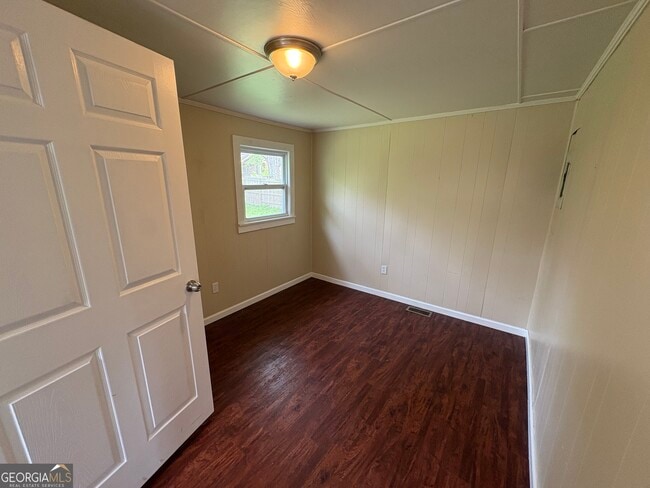 Building Photo - 10 Kirkwood St NE