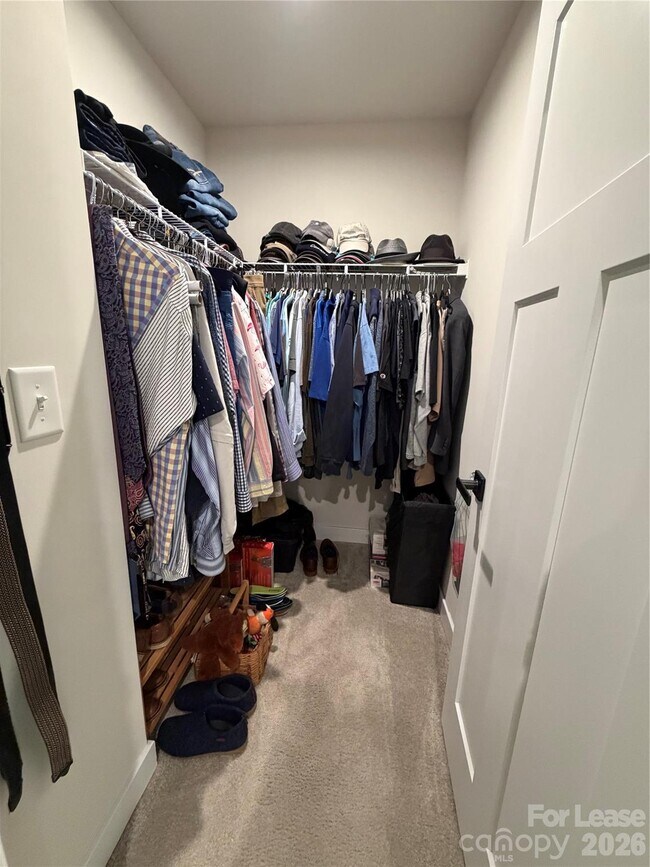 Building Photo - 163 Beacon Dr