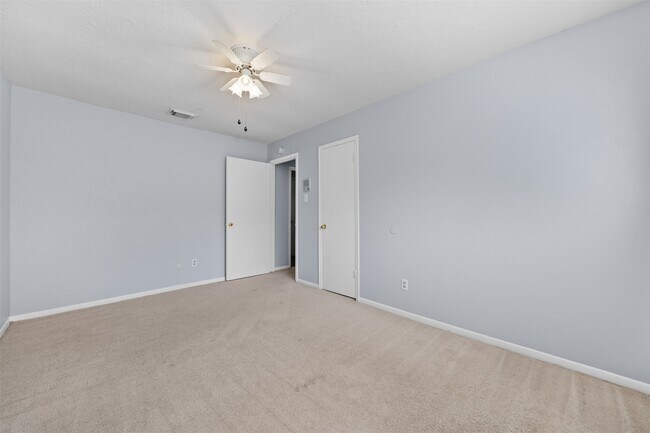 Building Photo - 25310 Pepper Ridge Ln