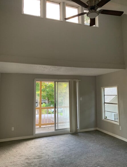 Building Photo - 804 Pearl St