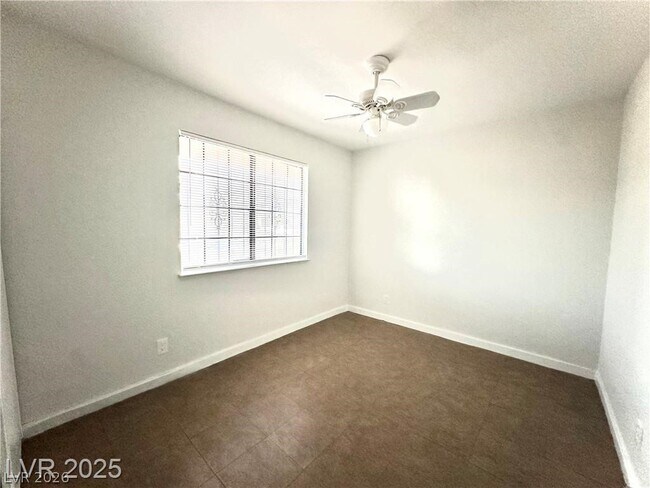 Building Photo - 2112 Venus Ave