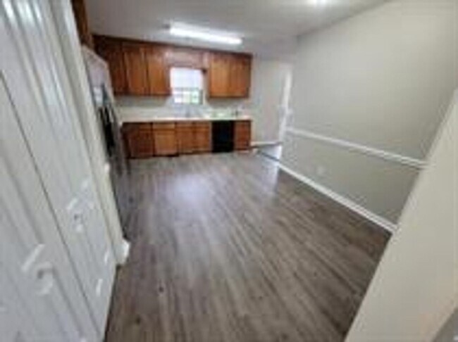 Building Photo - Coming Soon: Newly Renovated Cozy & Spacious 3 Bedroom Home with Garage and Private Backyard