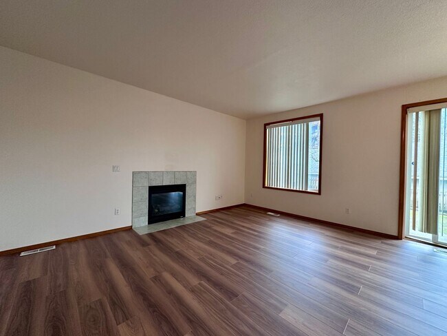 Building Photo - Beautiful Move-In Ready Single-Family Home on a Corner Lot in Gresham!