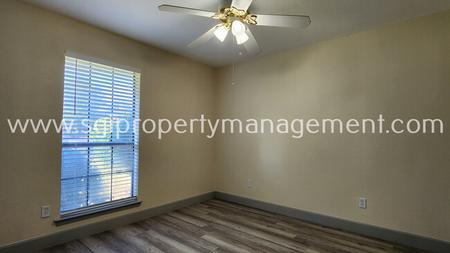 Building Photo - Great 4 bedroom Richardson home