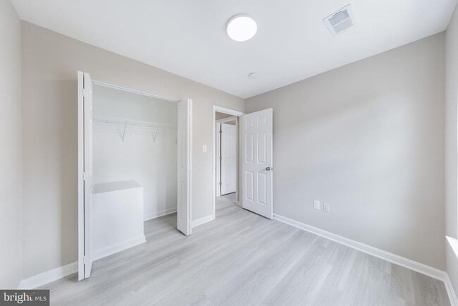 Building Photo - 344 Moseby Ct