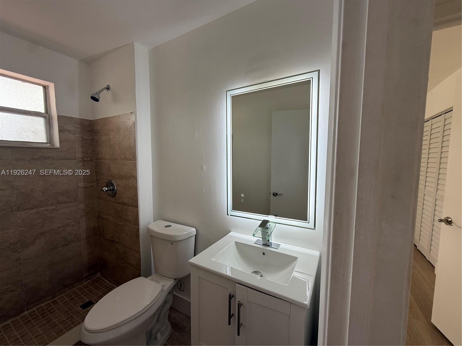 Building Photo - 15749 Woodgate Ct