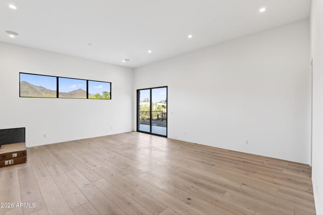 Building Photo - 9067 E Rimrock Dr