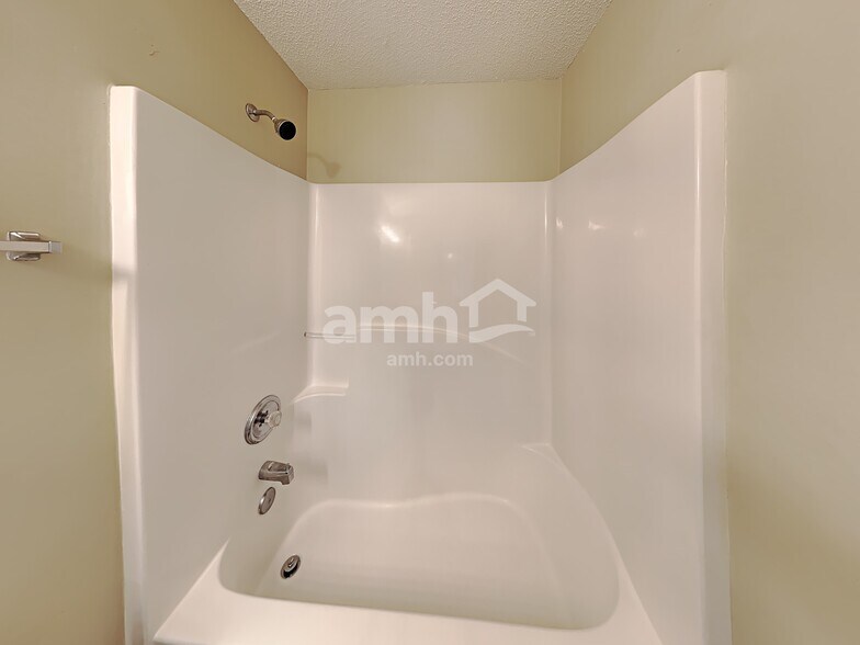 Building Photo - 4928 Alenja Ln